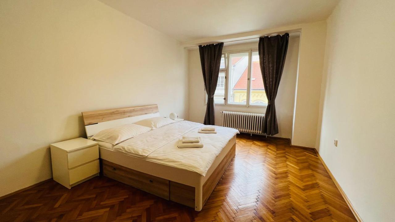 Cosy Flat In The Heart Of Prague Apartment Bagian luar foto