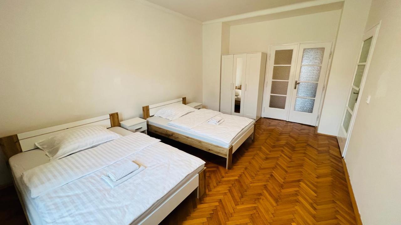 Cosy Flat In The Heart Of Prague Apartment Bagian luar foto