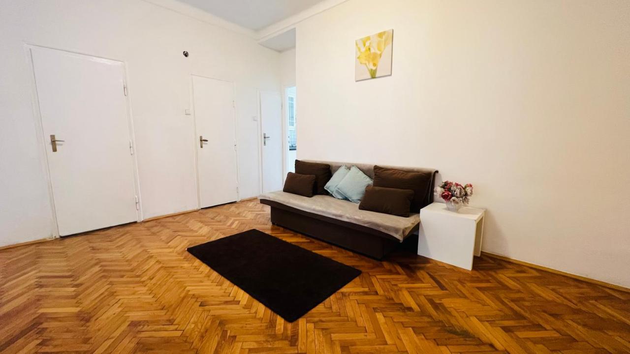 Cosy Flat In The Heart Of Prague Apartment Bagian luar foto